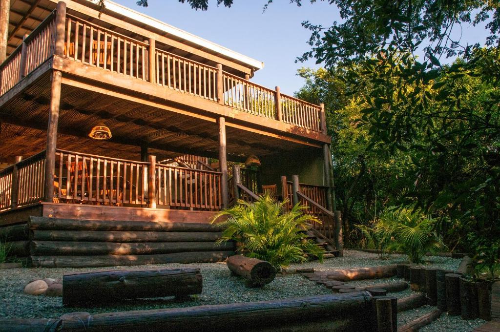 Umkhumbi Lodge Hluhluwe Exterior foto